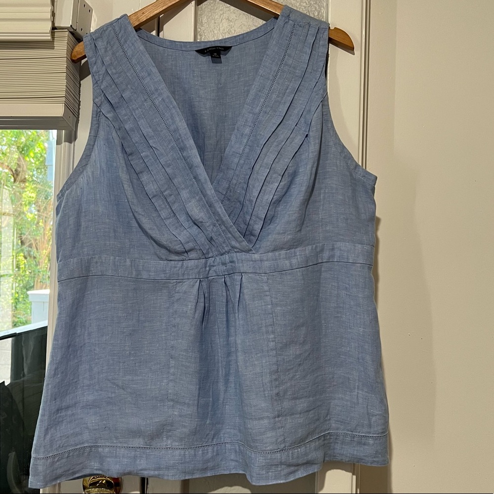 LAND’S END linen top, in excellent condition.